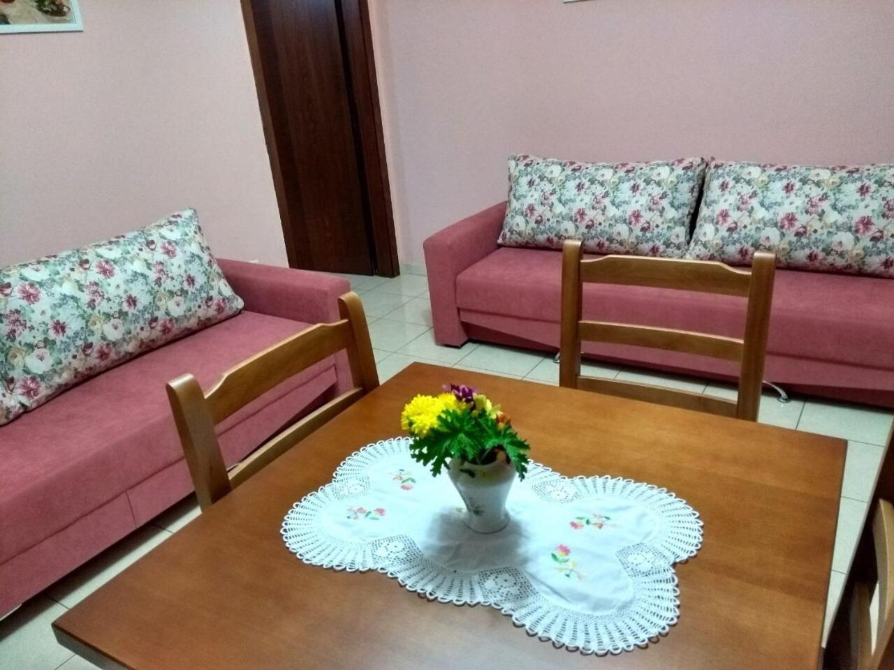 Apartament In Saranda
